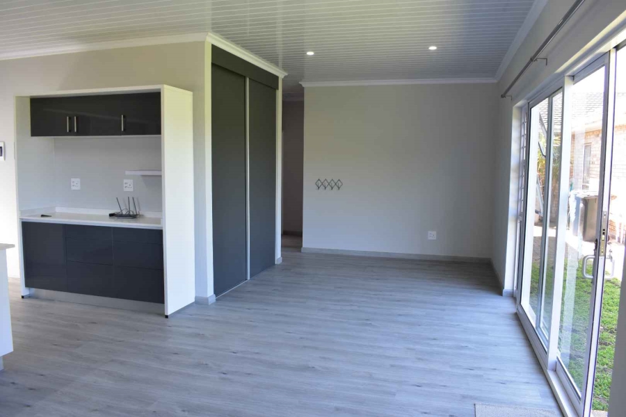 5 Bedroom Property for Sale in Kidds Beach Eastern Cape